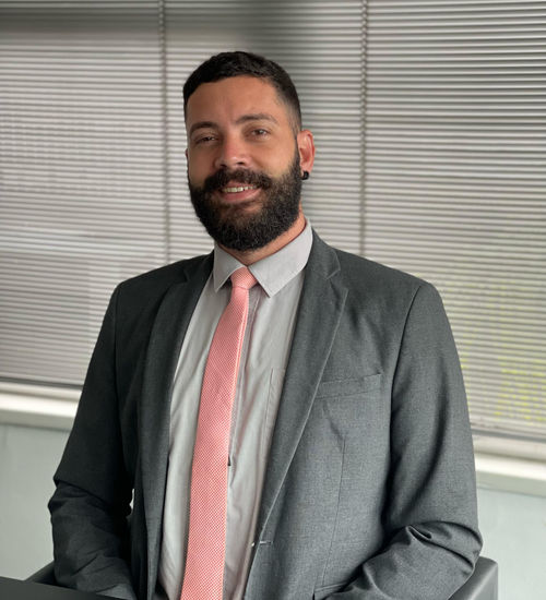 Klismam Oliveira, Advogado especialista